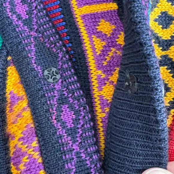 Emaroo Australia 3D wool knit cardigan - Picture 4 of 14